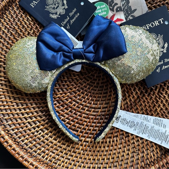 Disney 50th Anniversary Gold Sequin Navy Blue “Earadescent” Minnie New with Tags - Picture 1 of 11